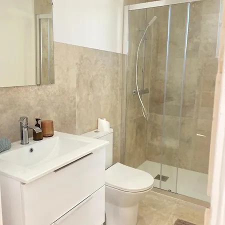 Great Flat! 12 Minute Walk From Train Station And Palais Apartament Cannes