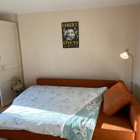 Great Flat! 12 Minute Walk From Train Station And Palais *