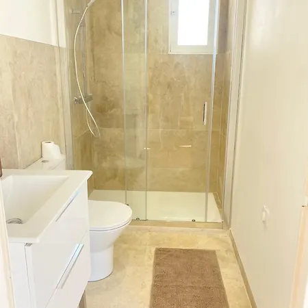 Appartamento Great Flat! 12 Minute Walk From Train Station And Palais