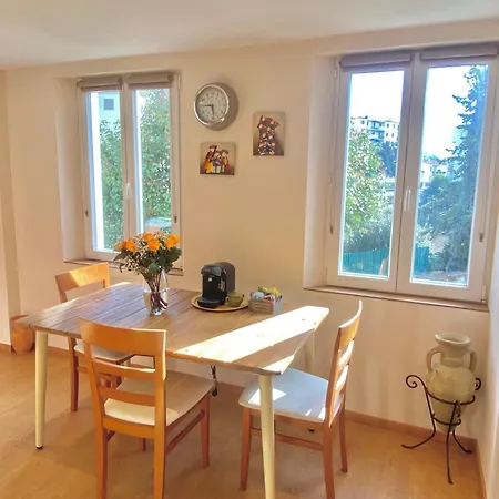 Great Flat! 12 Minute Walk From Train Station And Palais Apartament
