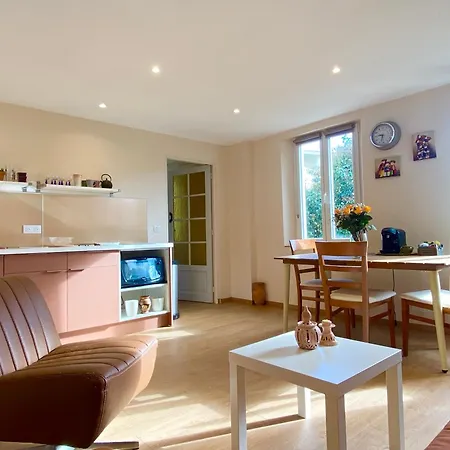 Great Flat! 12 Minute Walk From Train Station And Palais